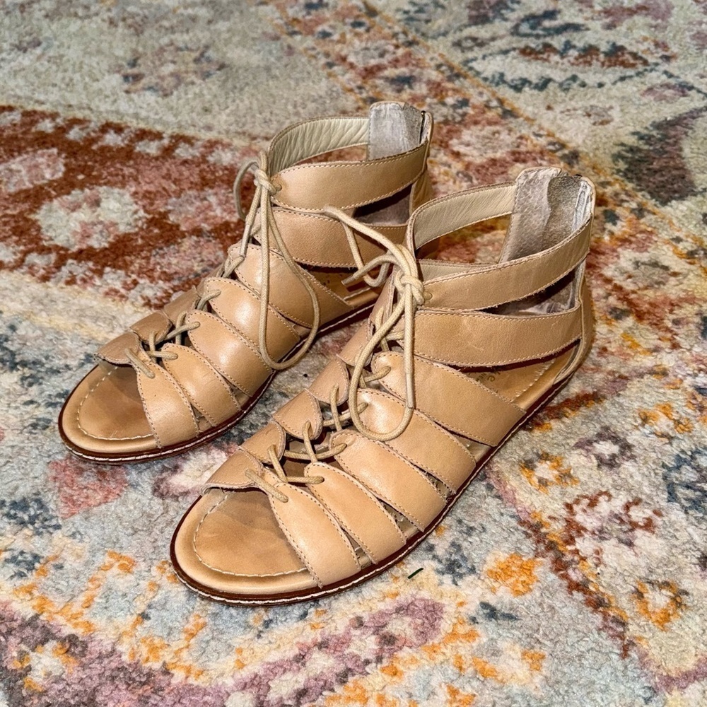 Bettye Muller NY Tan Peep Toe Leather Lace Up Gladiator Style Sandals Size 7.5